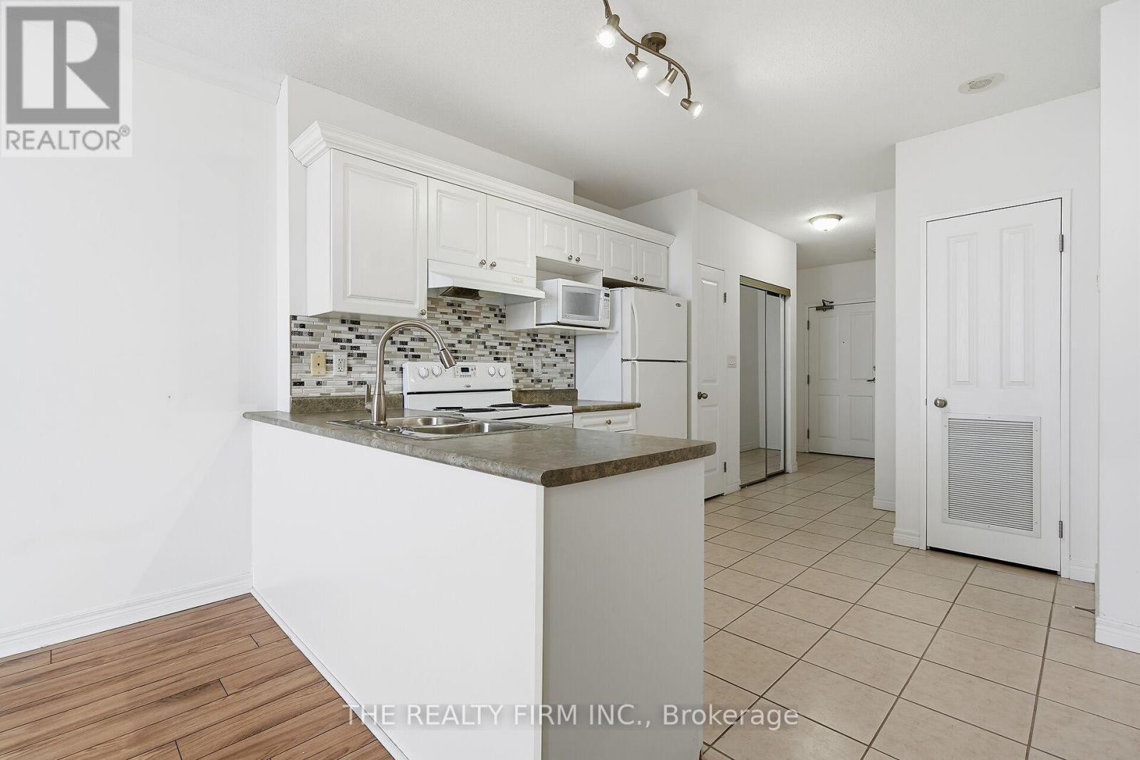 914 - 353 Commissioners Road W, London South, Ontario  N6J 0A3 - Photo 8 - X12769114