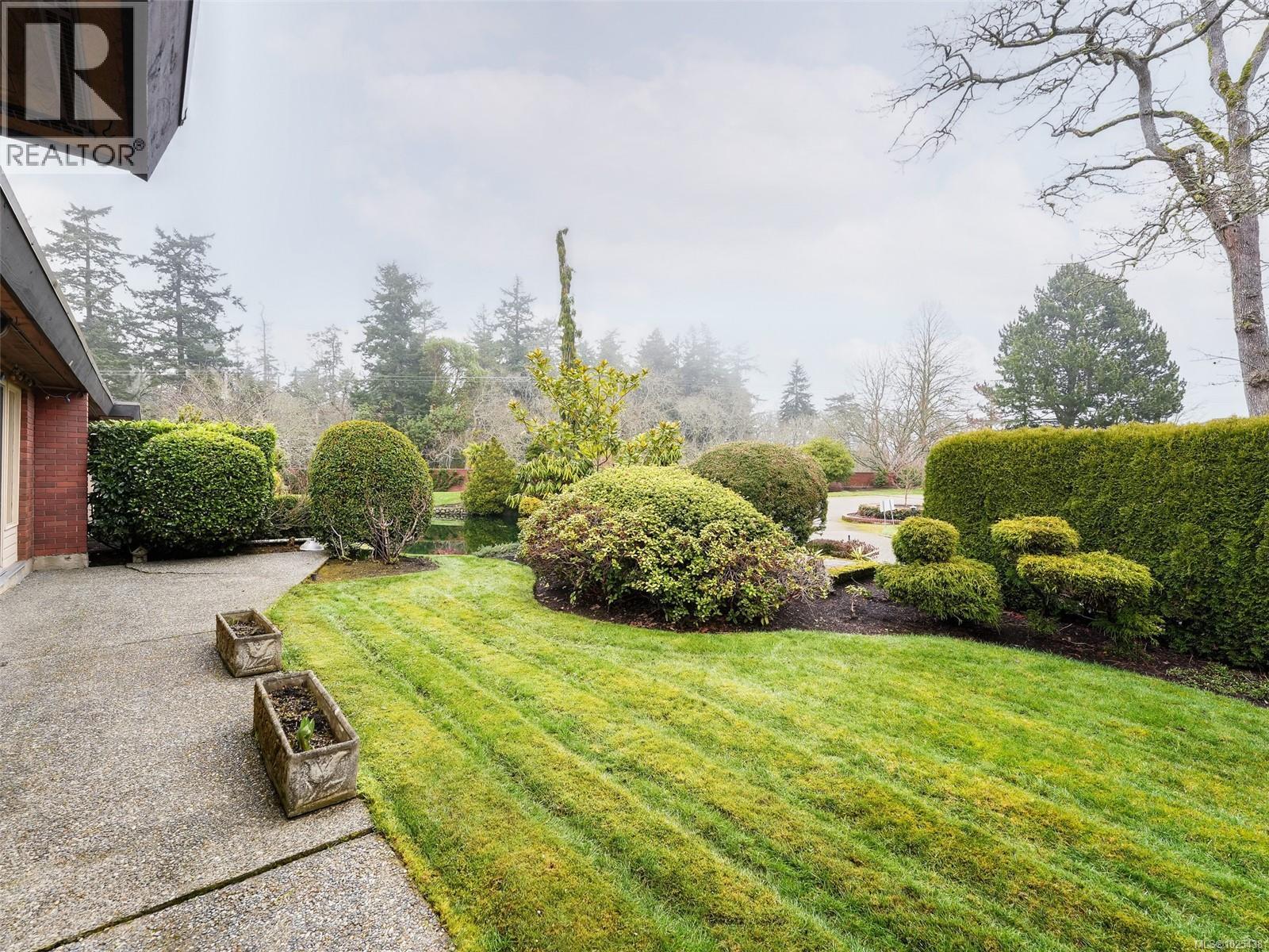 159 2345 Cedar Hill Cross Rd, Oak Bay, British Columbia  V8P 5H9 - Photo 24 - 1025438