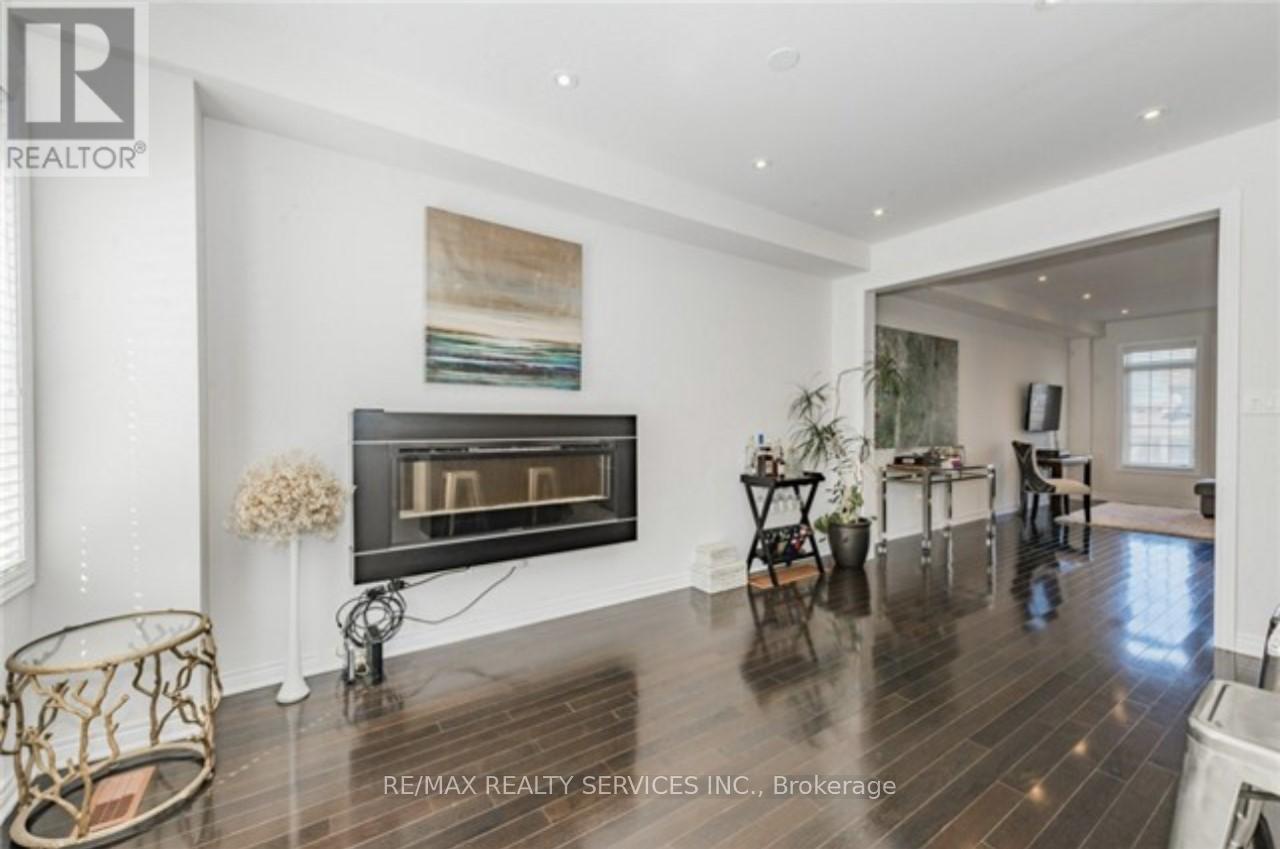 74 Aldersgate Drive, Brampton, Ontario  L7A 3Z9 - Photo 5 - W12769086