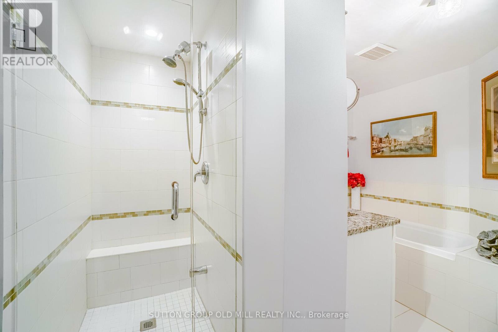 Lower - 118 Mavety Street, Toronto, Ontario  M6P 2L9 - Photo 22 - W12769106