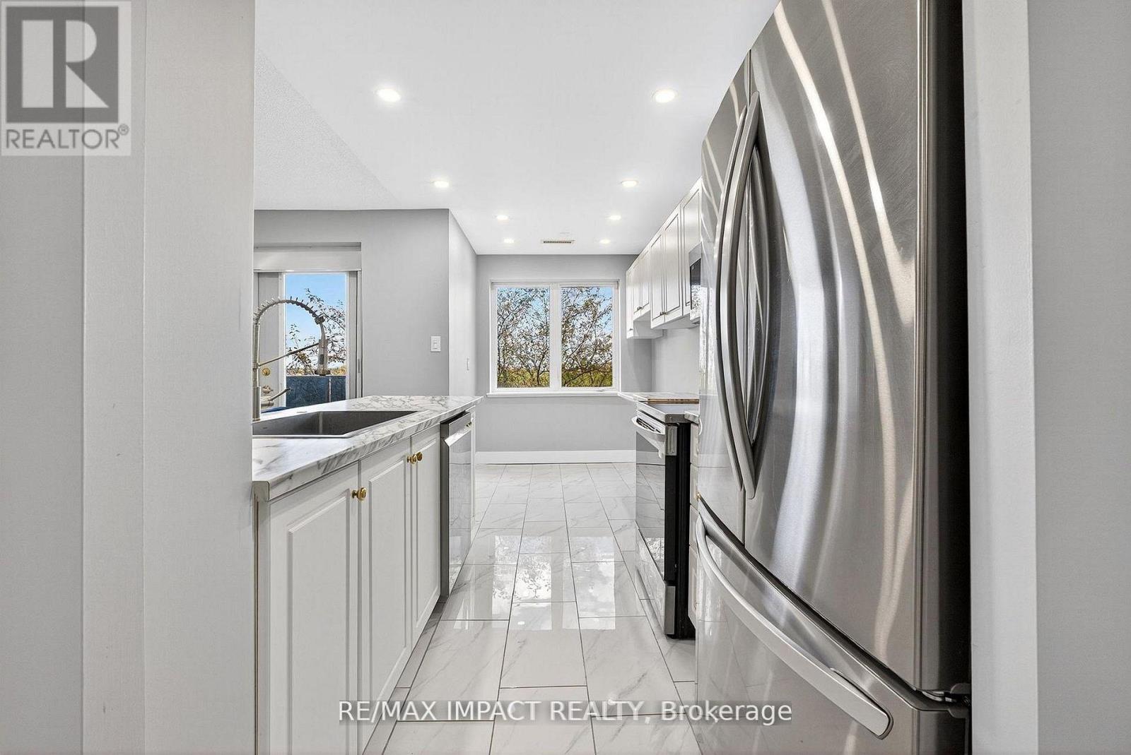 204 - 10 Dayspring Circle N, Brampton, Ontario  L6P 1B9 - Photo 13 - W12769140