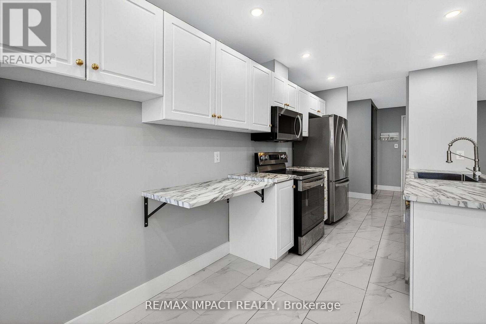 204 - 10 Dayspring Circle N, Brampton, Ontario  L6P 1B9 - Photo 14 - W12769140