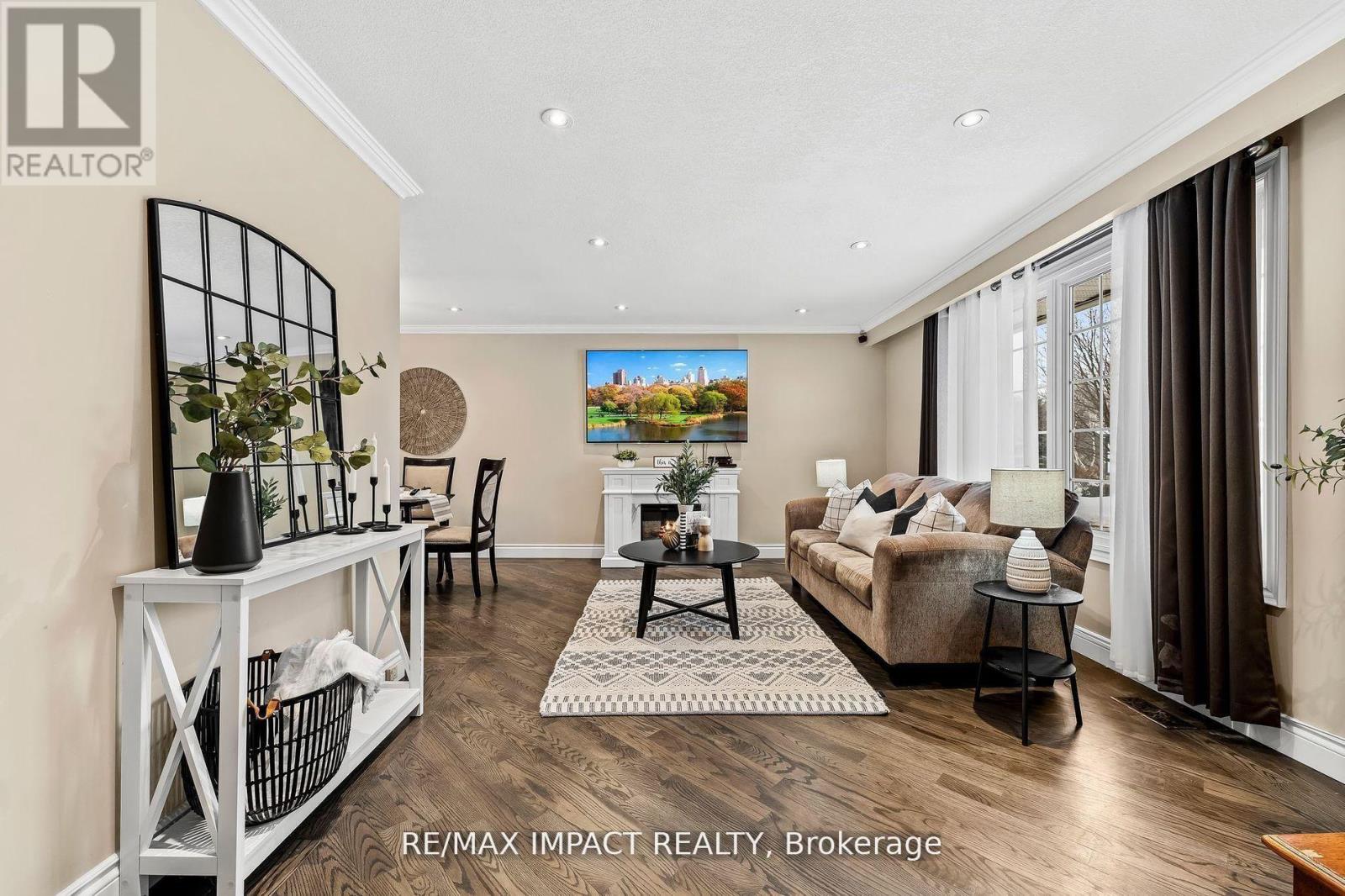 1158 Weller Street, Peterborough, Ontario  K9J 7M8 - Photo 3 - X12769118