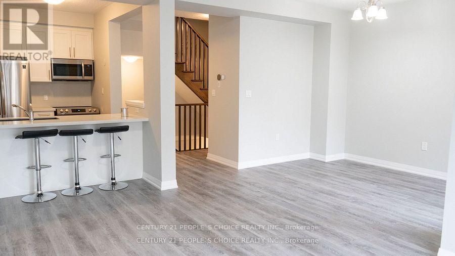 21 Aqua Lane, Hamilton, Ontario  L0R 1P0 - Photo 12 - X12769128