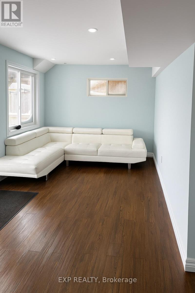 Lower - 960 Bianca Court, Kitchener, Ontario  N2R 0A5 - Photo 4 - X12769134