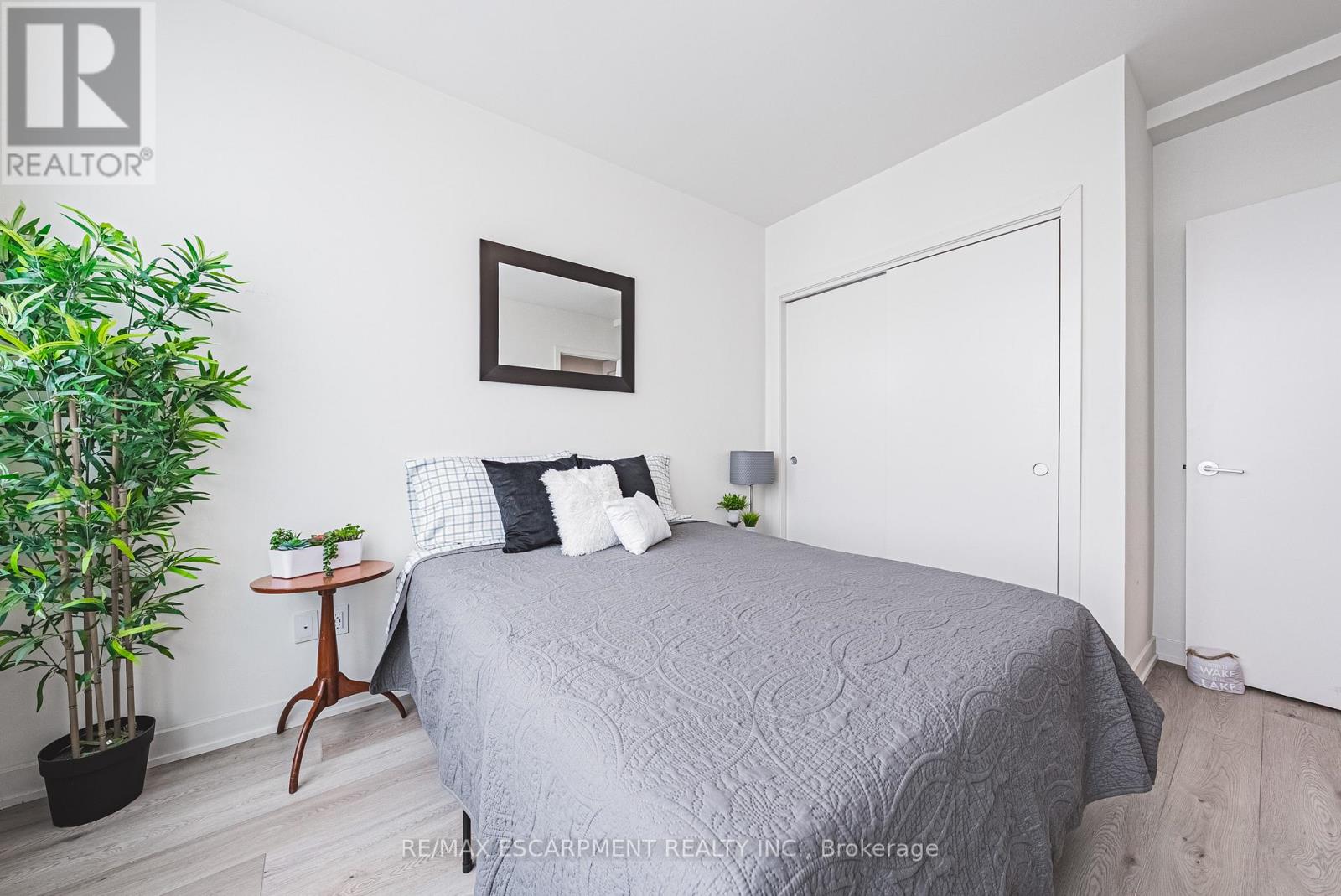 1710 - 385 Winston Road, Grimsby, Ontario  L3M 4E8 - Photo 18 - X12769136