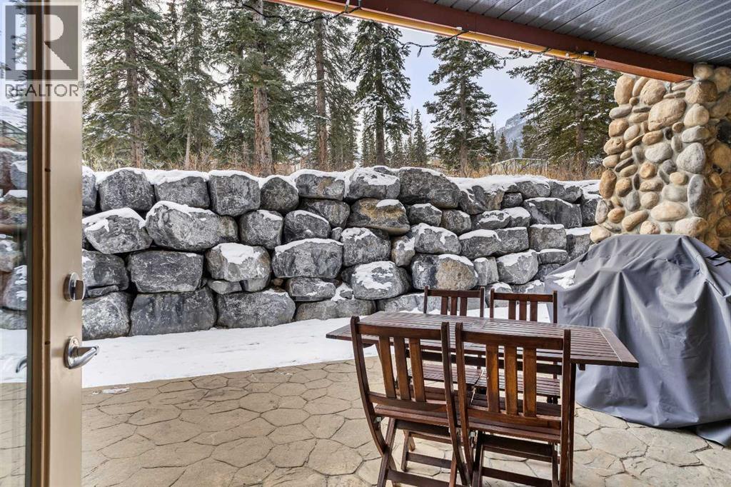 112, 150 Crosbow Place, Canmore, Alberta  T1W 3H5 - Photo 9 - A2272912
