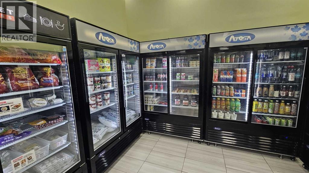 122, 30 Crestridge Common Sw, Calgary, Alberta  T3B 6K2 - Photo 5 - A2279935