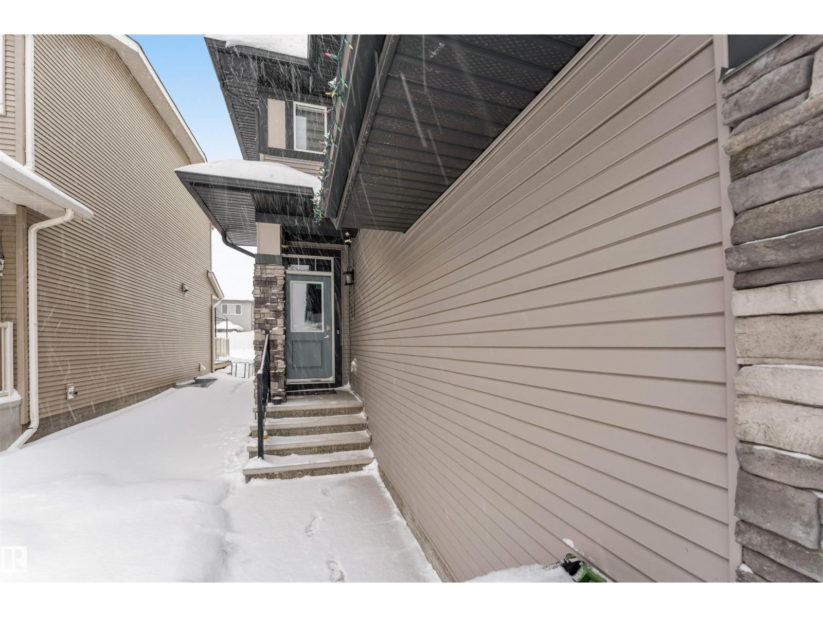 933 Mcconachie Bv Nw, Edmonton, Alberta  T5Y 3X5 - Photo 2 - E4468742