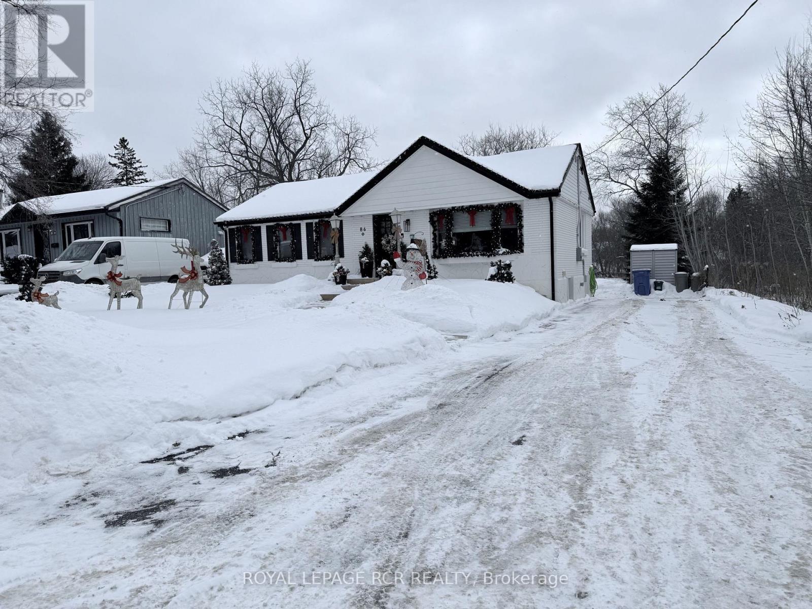 86 ROXBOROUGH ROAD, newmarket (gorham-college manor), Ontario