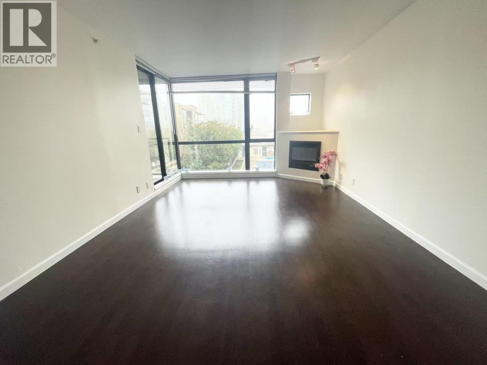 7** 7831 Westminster Highway, Richmond, British Columbia  V6X 1A4 - Photo 2 - R3087689