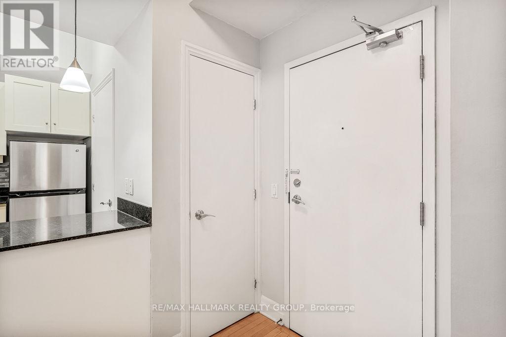 914 - 235 Kent Street, Ottawa, Ontario  K2P 2B9 - Photo 7 - X12459270