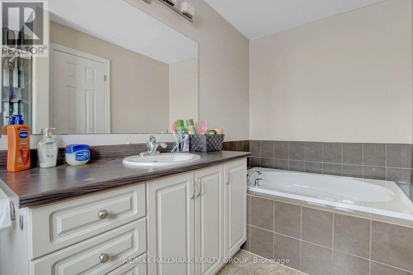 816 Ashenvale Way, Ottawa, Ontario  K4A 0R3 - Photo 15 - X12768606