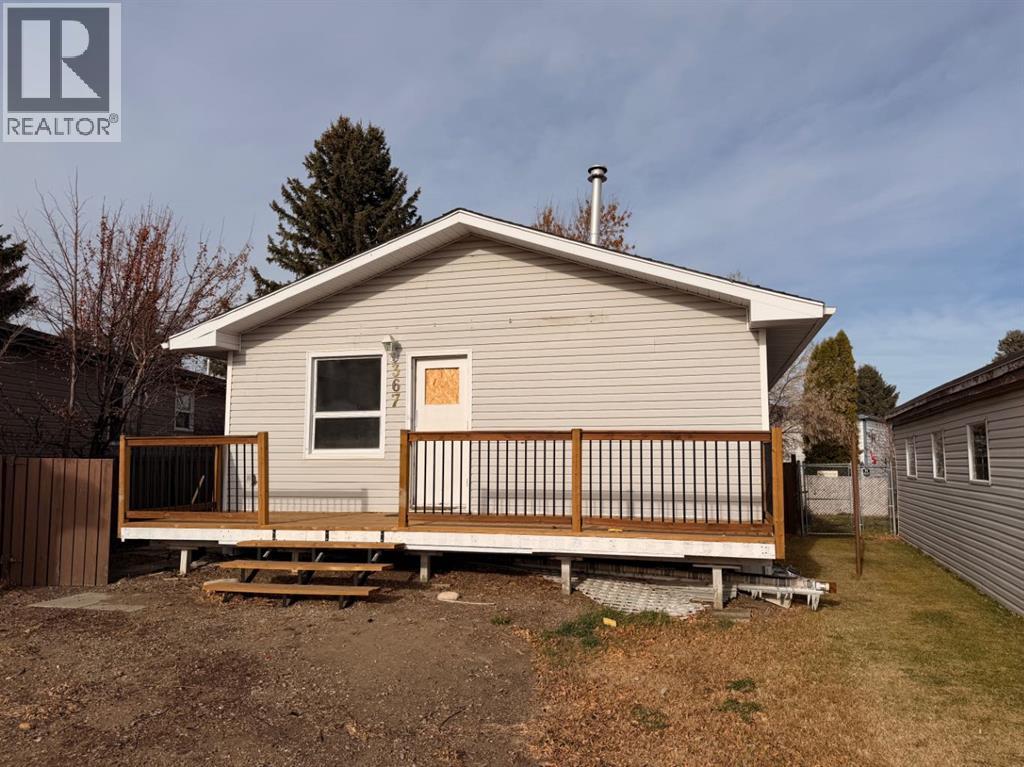 367 Beaufort Crescent Sw, Medicine Hat, Alberta  T1A 7Z2 - Photo 2 - A2275533