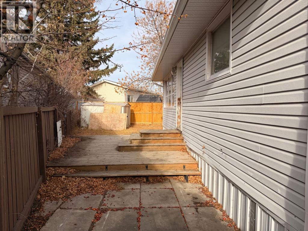 367 Beaufort Crescent Sw, Medicine Hat, Alberta  T1A 7Z2 - Photo 4 - A2275533