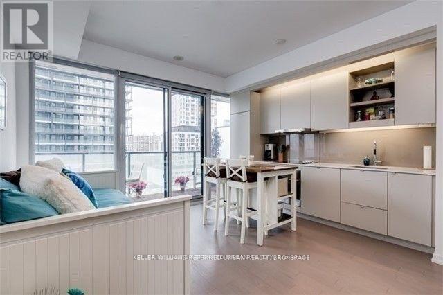 1502 - 101 Peter Street, Toronto, Ontario  M5V 2G9 - Photo 4 - C12769176