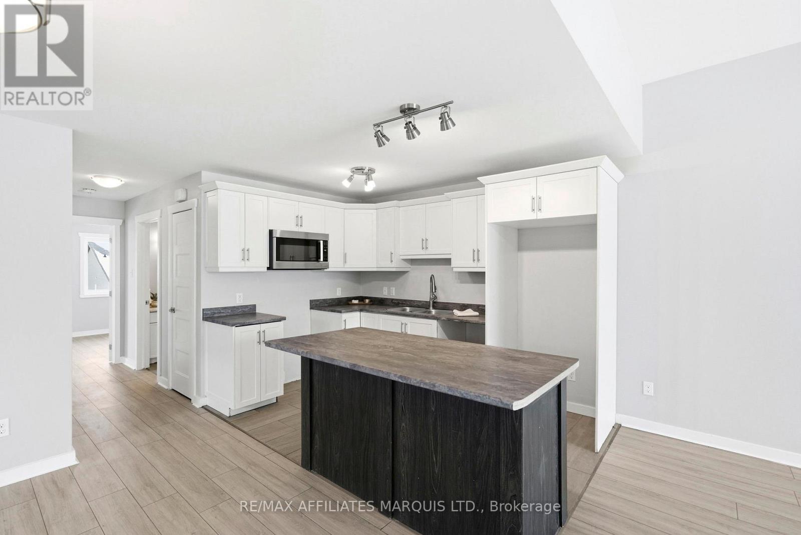 92 Butternut Drive, Cornwall, Ontario  K8H 0G9 - Photo 10 - X12769168