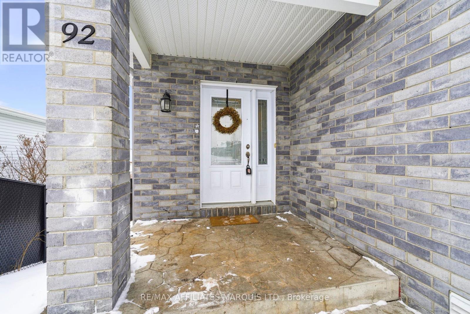 92 Butternut Drive, Cornwall, Ontario  K8H 0G9 - Photo 3 - X12769168