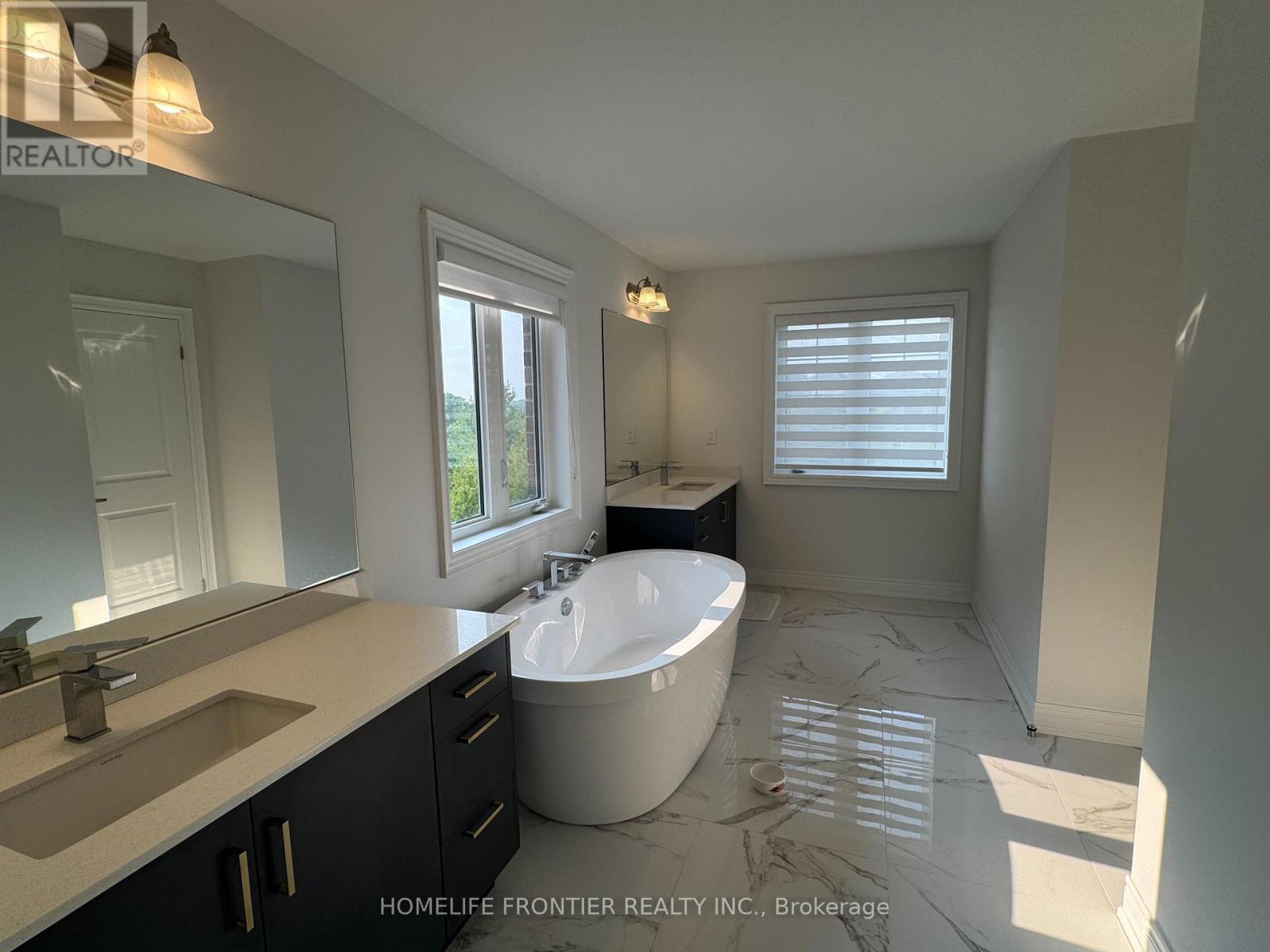 296 Ben Sinclair Avenue, East Gwillimbury, Ontario  L9N 0Z1 - Photo 27 - N12769162