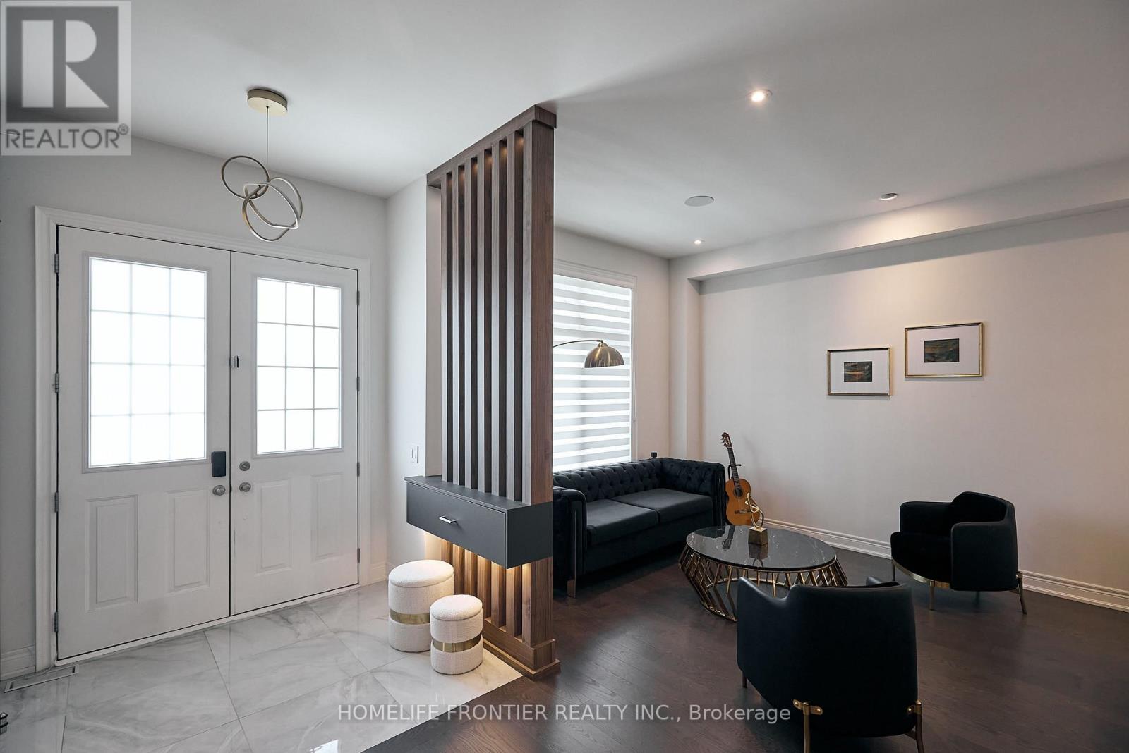 296 Ben Sinclair Avenue, East Gwillimbury, Ontario  L9N 0Z1 - Photo 4 - N12769162