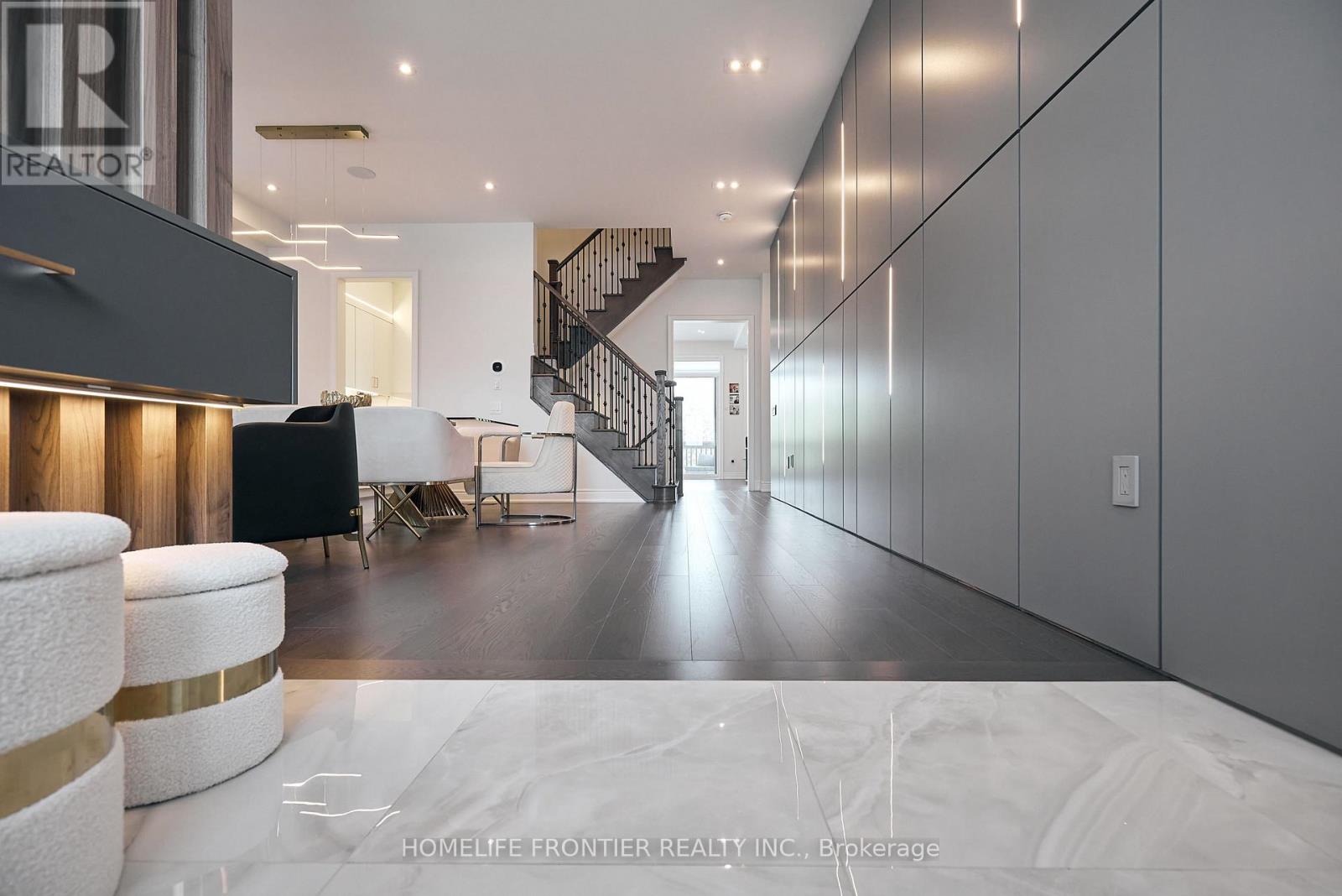 296 Ben Sinclair Avenue, East Gwillimbury, Ontario  L9N 0Z1 - Photo 7 - N12769162