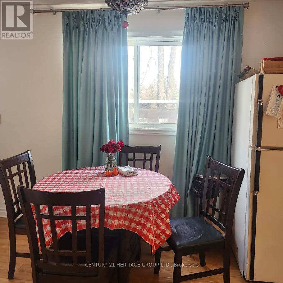 1 - 80 Rockport Crescent, Richmond Hill (Crosby), Ontario  L4C 2L8 - Photo 5 - N12767922