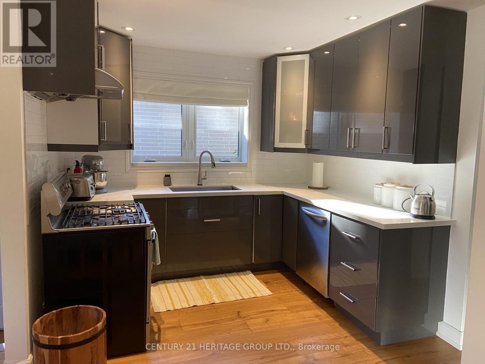 2 - 80 Rockport Crescent, Richmond Hill (Crosby), Ontario  L4C 2L8 - Photo 10 - N12767956