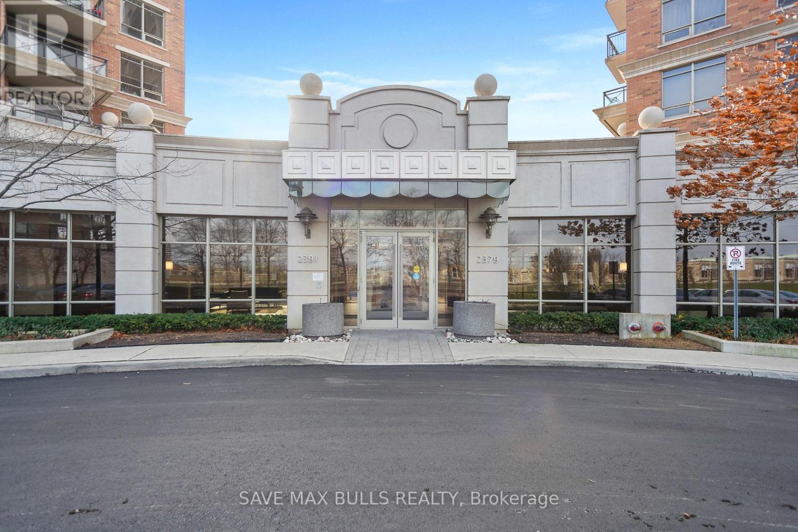 906 - 2379 Central Park Drive, Oakville (Ro River Oaks), Ontario  L6H 0E3 - Photo 4 - W12764844