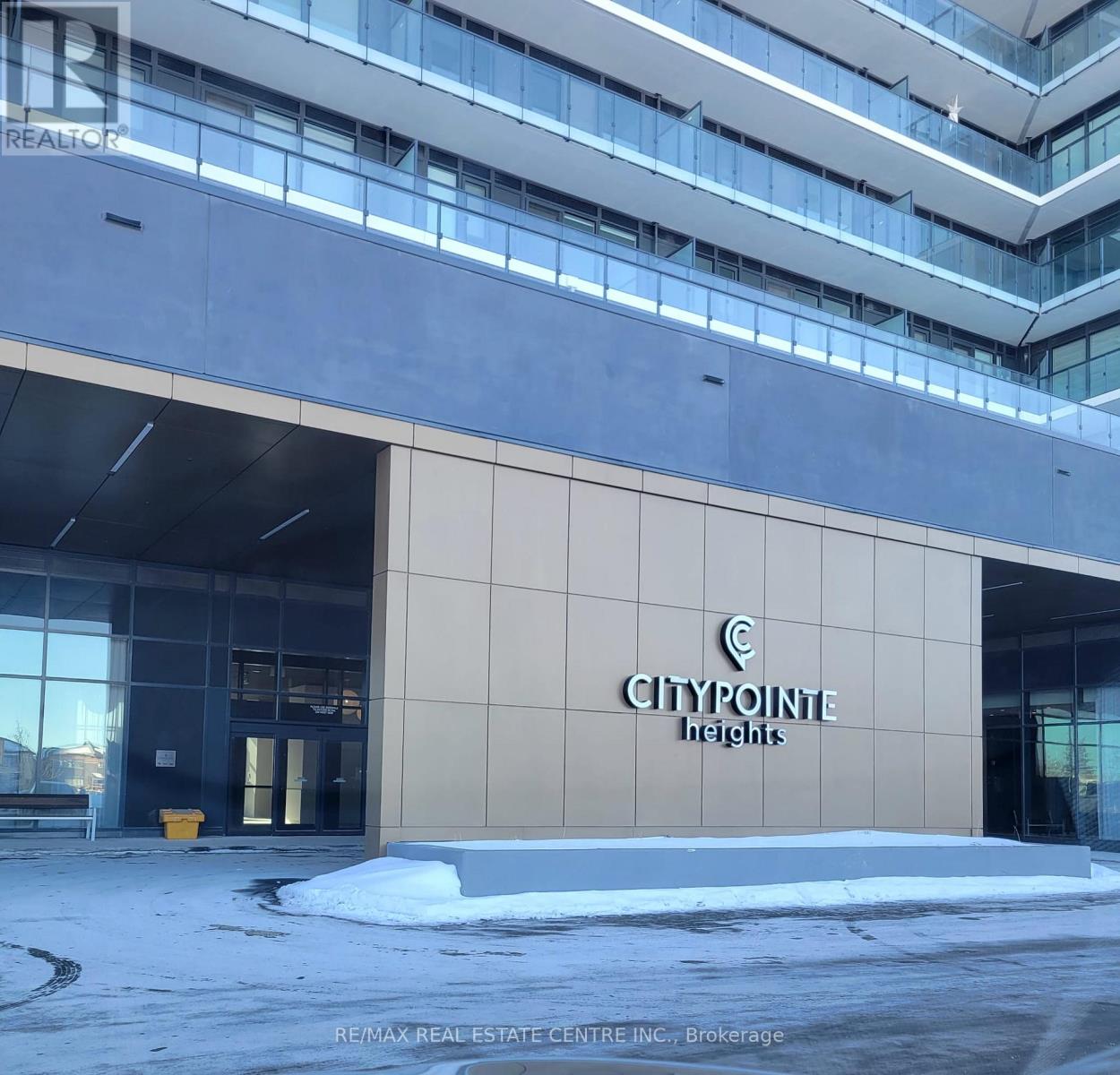 814 - 15 Skyridge Drive, Brampton, Ontario  L6P 4S3 - Photo 2 - W12769152