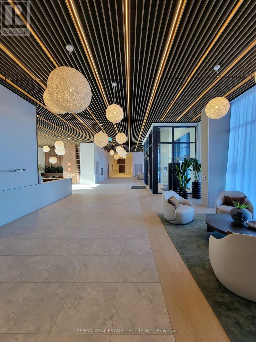 814 - 15 Skyridge Drive, Brampton, Ontario  L6P 4S3 - Photo 3 - W12769152