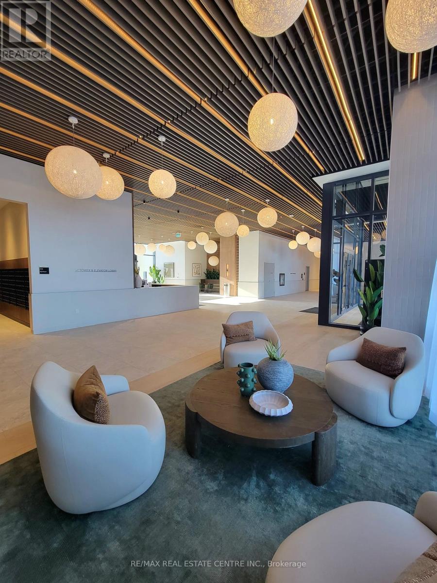 814 - 15 Skyridge Drive, Brampton, Ontario  L6P 4S3 - Photo 4 - W12769152