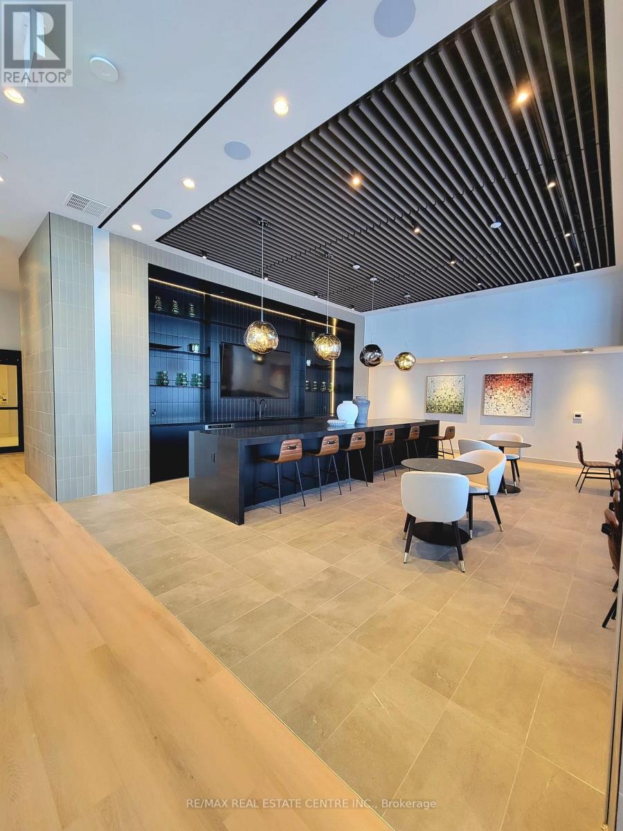 814 - 15 Skyridge Drive, Brampton, Ontario  L6P 4S3 - Photo 5 - W12769152