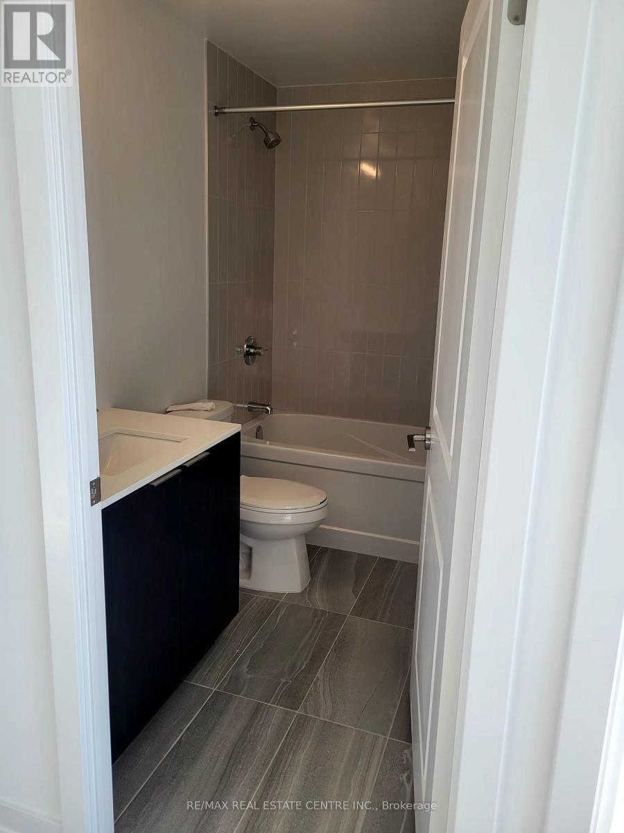 814 - 15 Skyridge Drive, Brampton, Ontario  L6P 4S3 - Photo 9 - W12769152