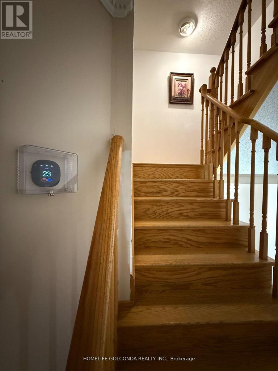 22 Troyer Avenue, Toronto, Ontario  M3J 0A3 - Photo 3 - W12769158