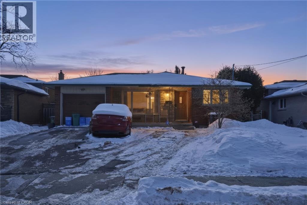 57 GAINSBOROUGH Road, Hamilton, Ontario