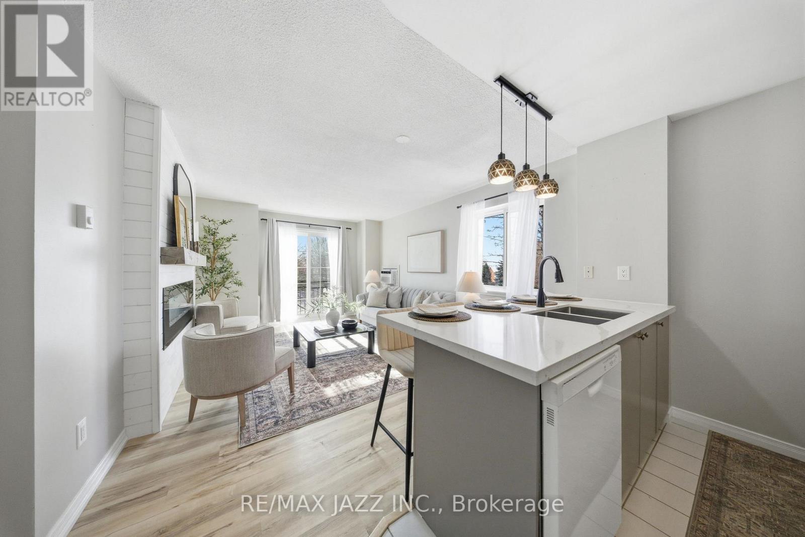 210 - 87 Aspen Springs Drive, Clarington, Ontario  L1C 5J8 - Photo 4 - E12761776