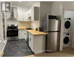 MAIN - 208 CARLTON STREET, Toronto, Ontario