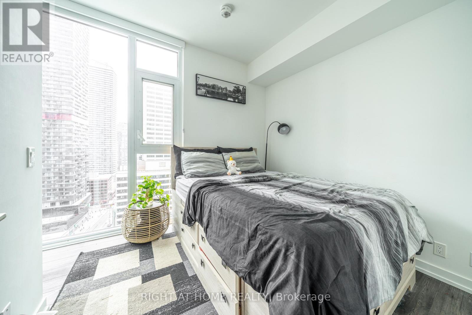 1806 - 33 Helendale Avenue, Toronto, Ontario  M4R 0A4 - Photo 12 - C12769230