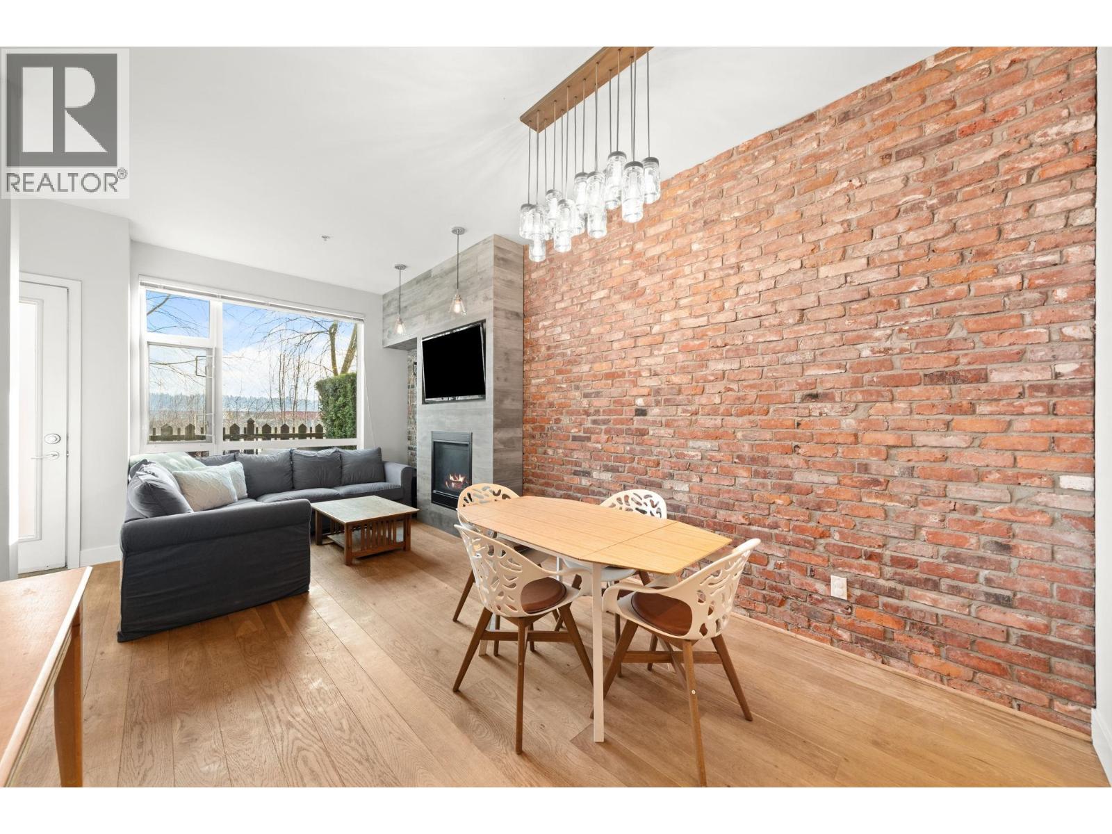 28 230 Salter Street, New Westminster, British Columbia  V3M 0G1 - Photo 1 - R3082652