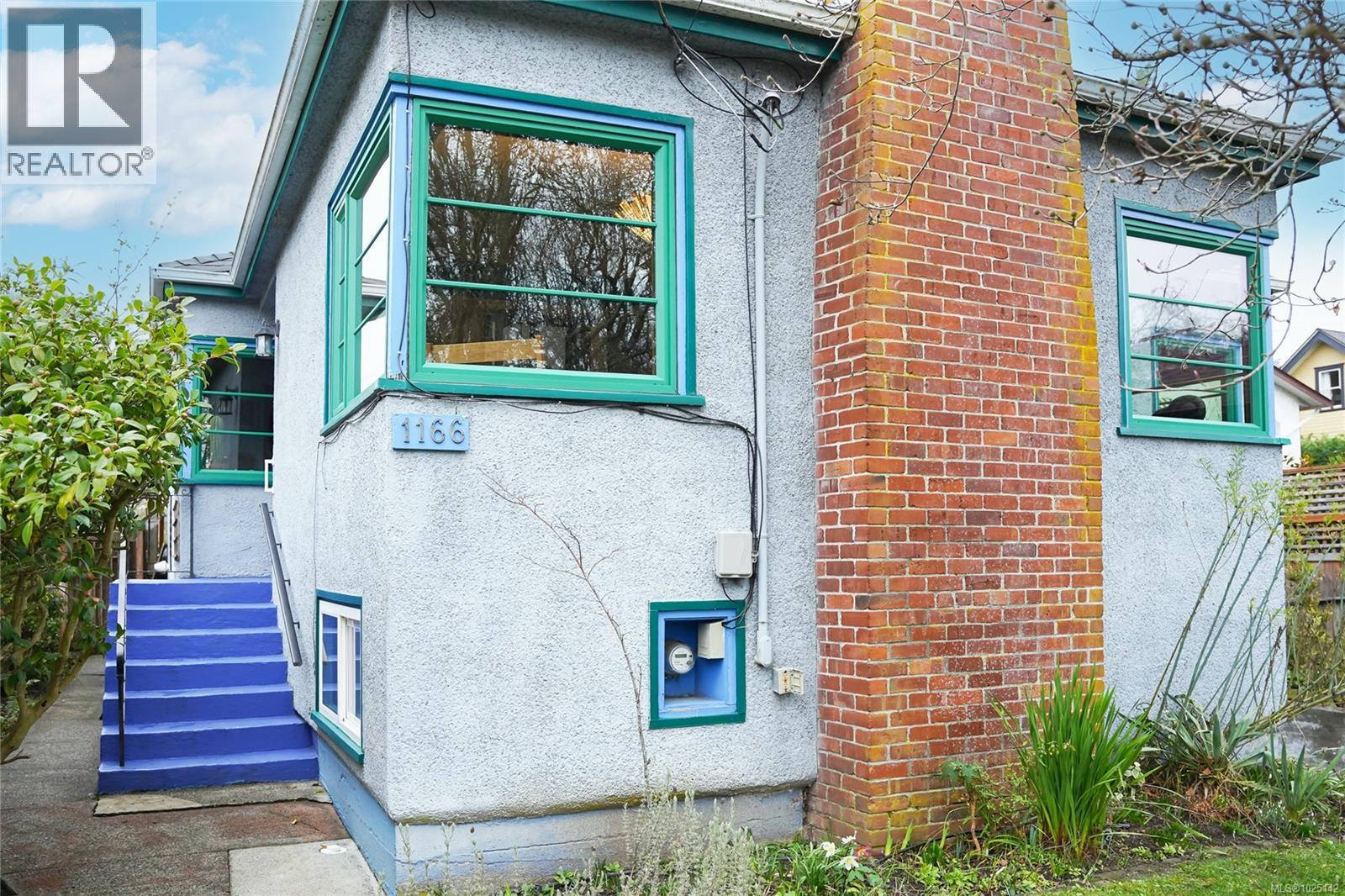 1166 Burdett Ave, Victoria, British Columbia  V8V 3H2 - Photo 2 - 1025142