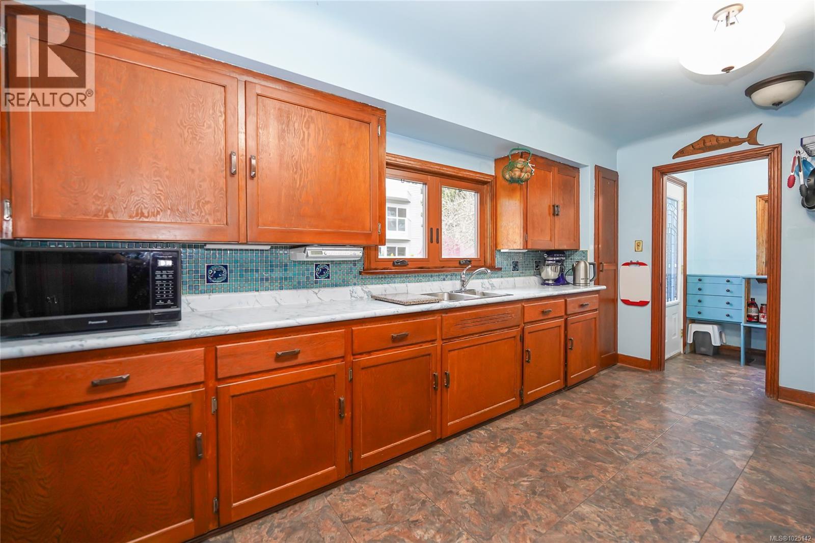 1166 Burdett Ave, Victoria, British Columbia  V8V 3H2 - Photo 38 - 1025142