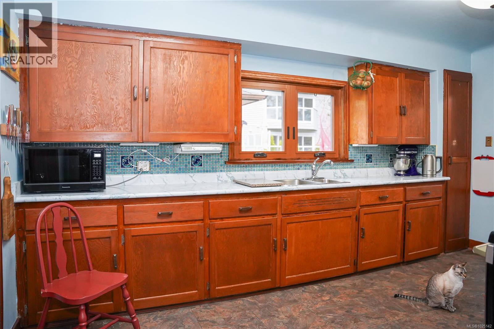 1166 Burdett Ave, Victoria, British Columbia  V8V 3H2 - Photo 37 - 1025142