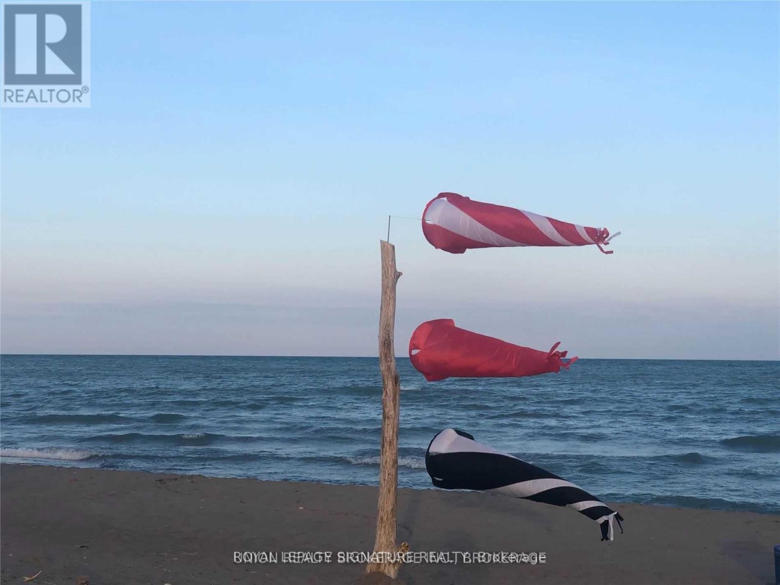 Lower - 20 Kew Beach Avenue, Toronto, Ontario  M4L 1B7 - Photo 11 - E12769198