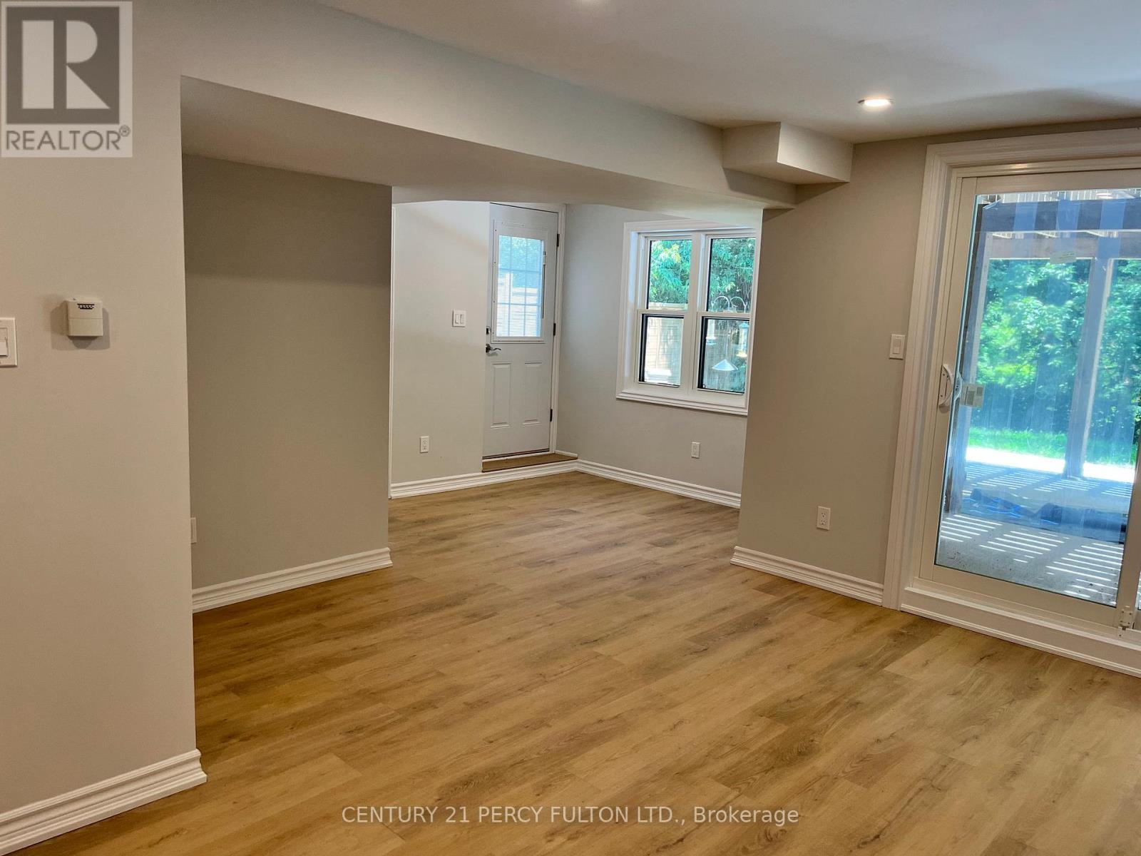 Bsmt - 445 Prestwick Drive, Oshawa, Ontario  L1J 7R2 - Photo 4 - E12769226