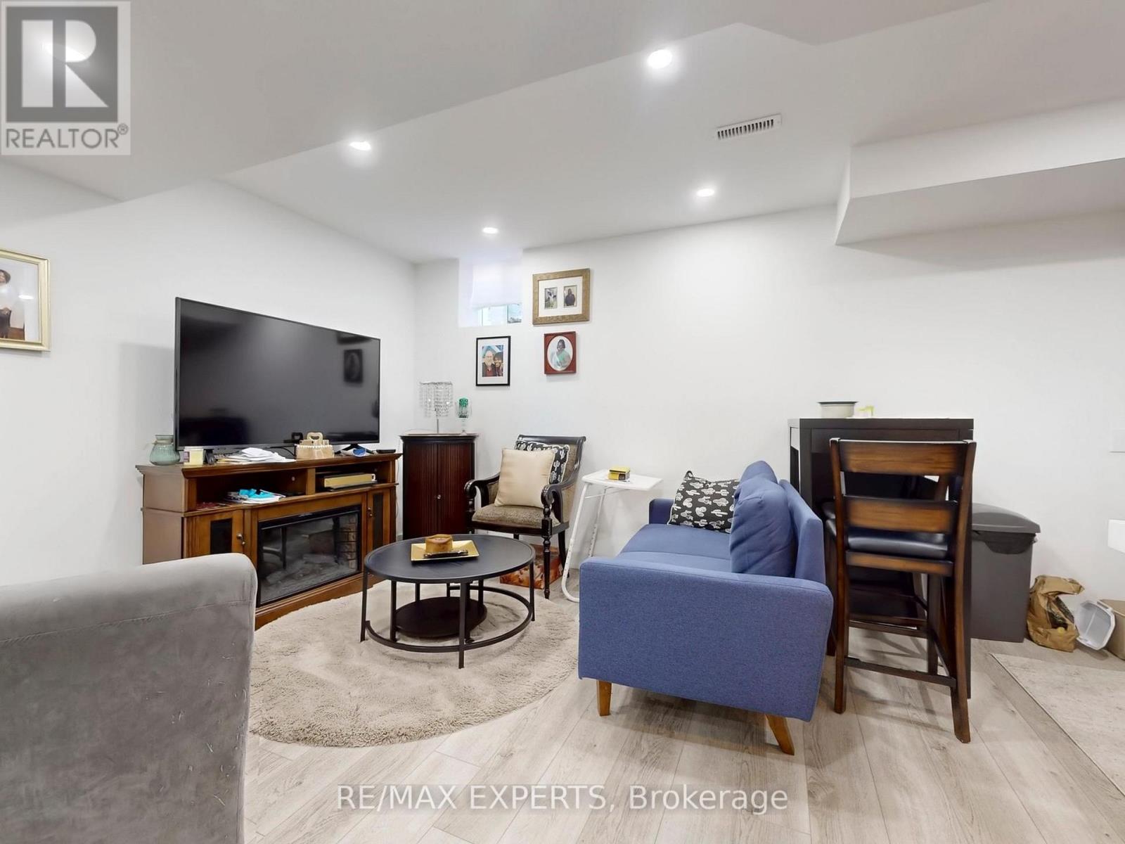 Basement - 26 Buttonleaf Crescent, Whitchurch-Stouffville, Ontario  L4A 4P5 - Photo 2 - N12769228