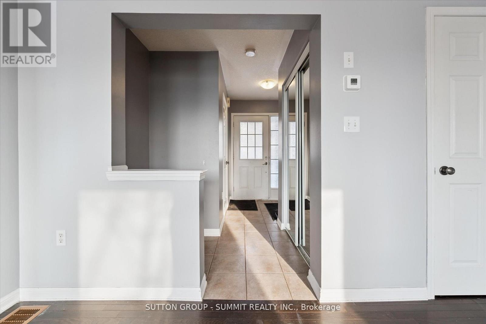 4 - 71 Garth Massey Drive, Cambridge, Ontario  N1T 2G8 - Photo 4 - X12769202