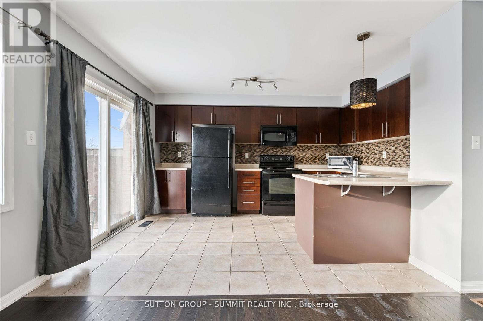 4 - 71 Garth Massey Drive, Cambridge, Ontario  N1T 2G8 - Photo 7 - X12769202