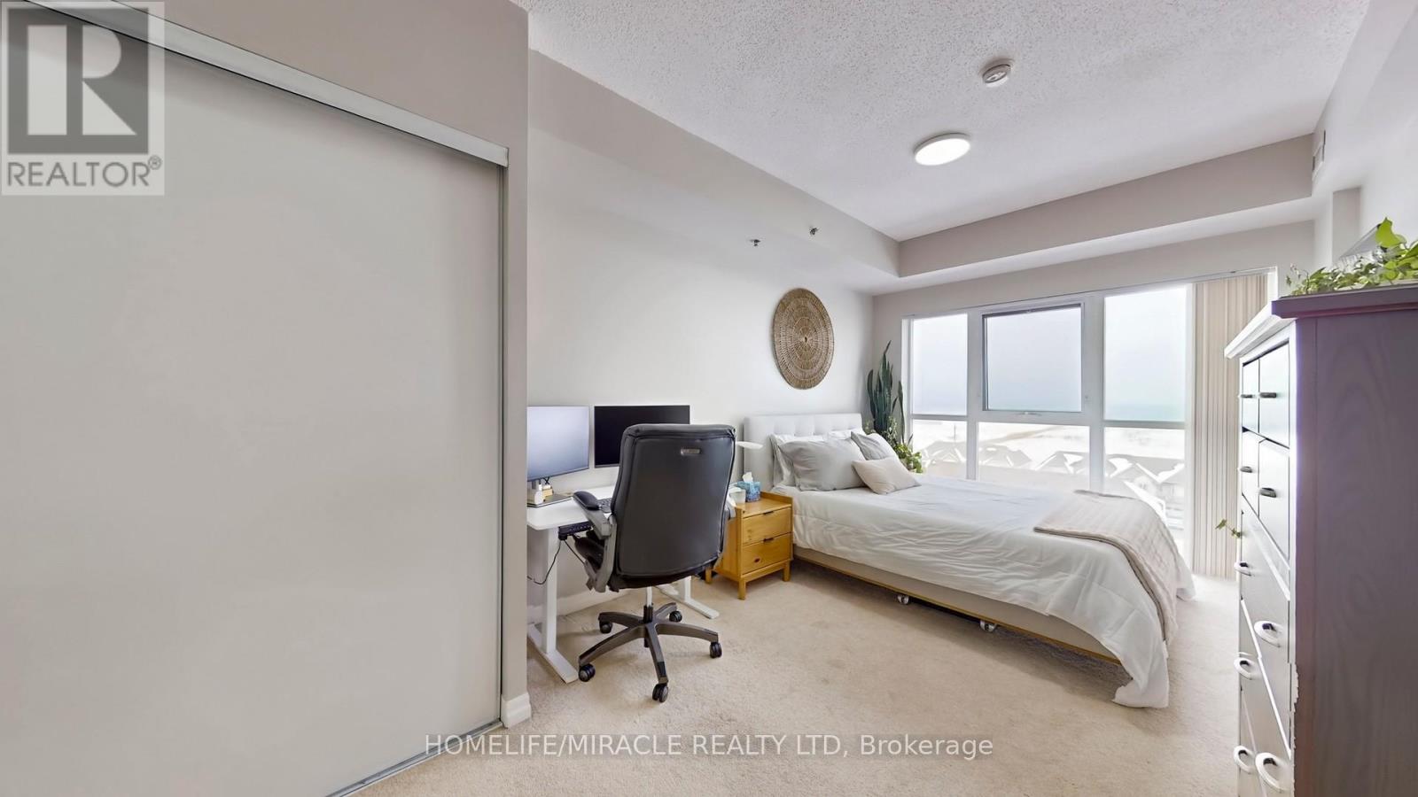 607 - 560 North Service Road, Grimsby, Ontario  L3M 0G1 - Photo 11 - X12769238