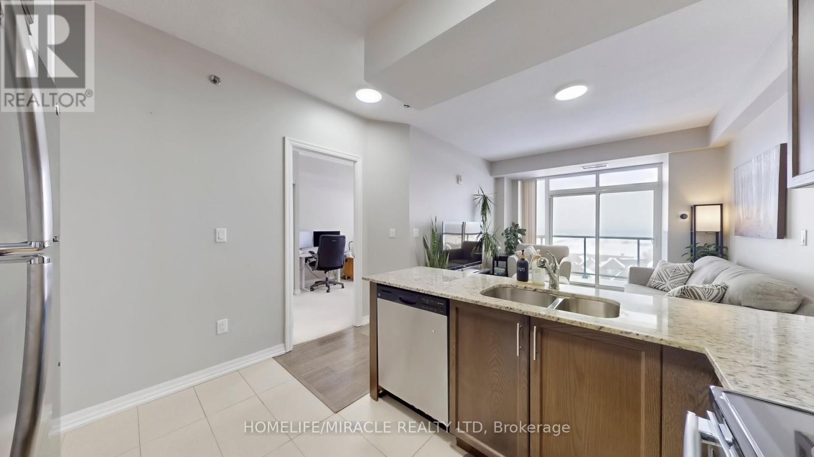 607 - 560 North Service Road, Grimsby, Ontario  L3M 0G1 - Photo 9 - X12769238