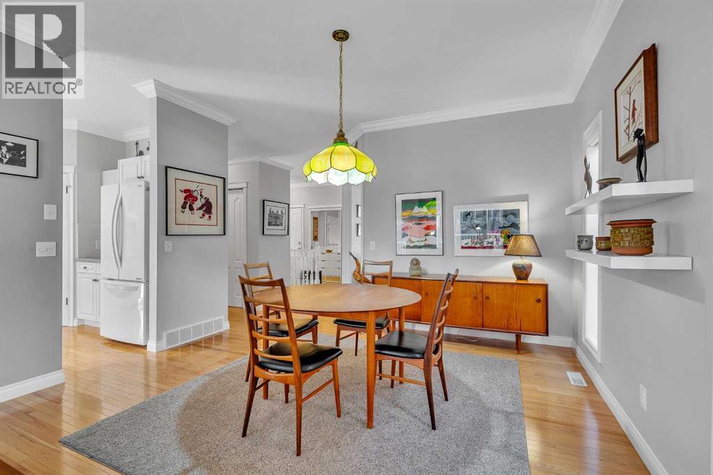 33 Shannon Estates Terrace Sw, Calgary, Alberta  T2Y 4C3 - Photo 11 - A2280542